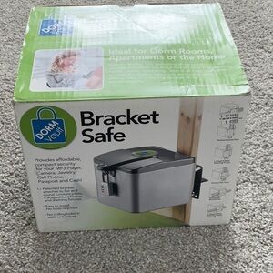 Bracket Safe - Silver